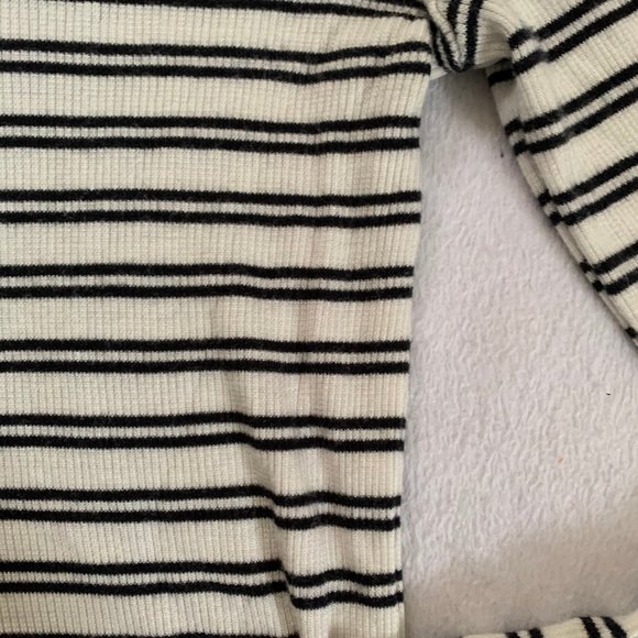 Aeropostale Long Sleeved Striped Shirt - Picture 2 of 4
